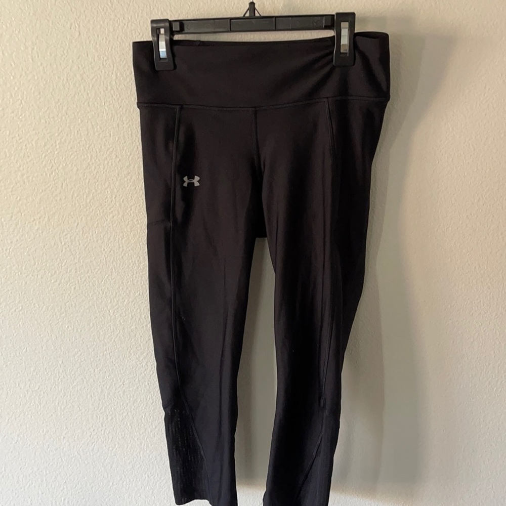 Under Armor Capri leggings with back pocket S